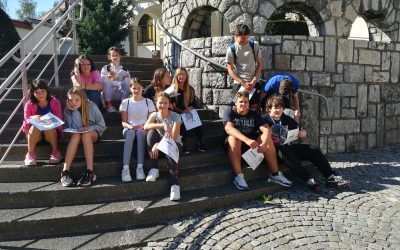 Mladi turisti na ekskurziji v Škofji Loki in na Starem Vrhu